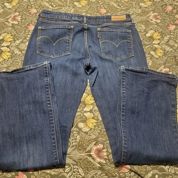 Women's Levi's Demi Curve Boot Cut Jeans In A Medium Wash. Size 10. - Picture 3 of 8